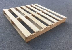 1月の特価商品 中古パレット 木製500円